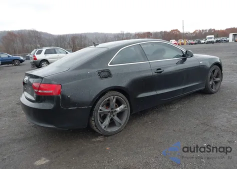 2011 Audi A5 2.0T Premium z USA, uszkodzony, nr VIN WAULFAFRXBA071322